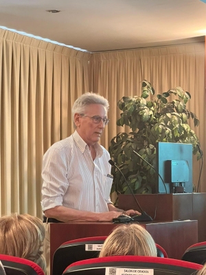 Dr. Navarro Villén