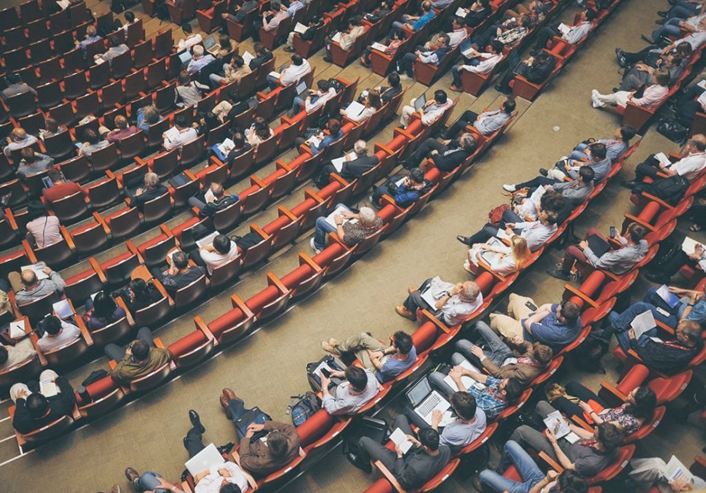 El curso 2020-2021 arranca con la primera promoción del Grado en ADE en inglés.